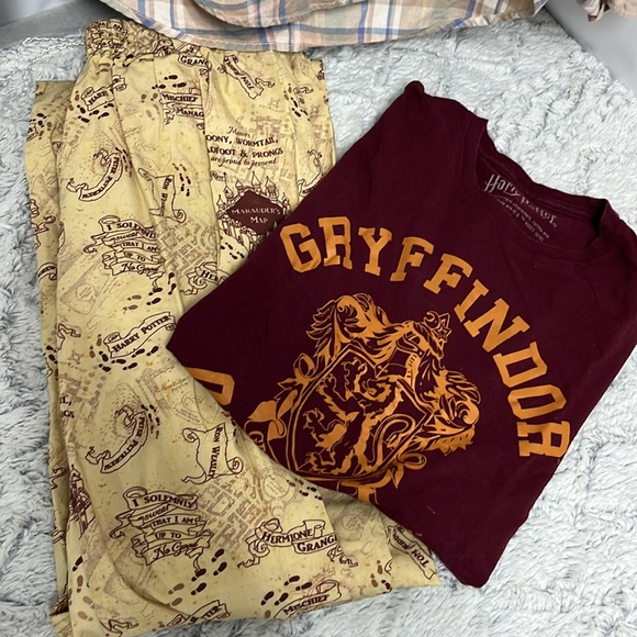 Harry Potter Bundle long sleeve top. T-shirt and lounge pants - Picture 4 of 6